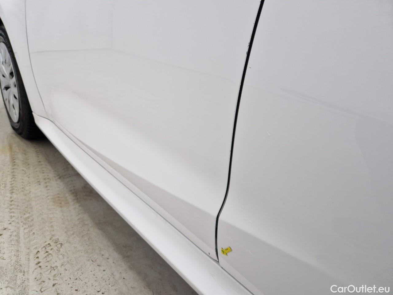  Toyota  Yaris 1.5 Hybrid Eco HYB Auto #2