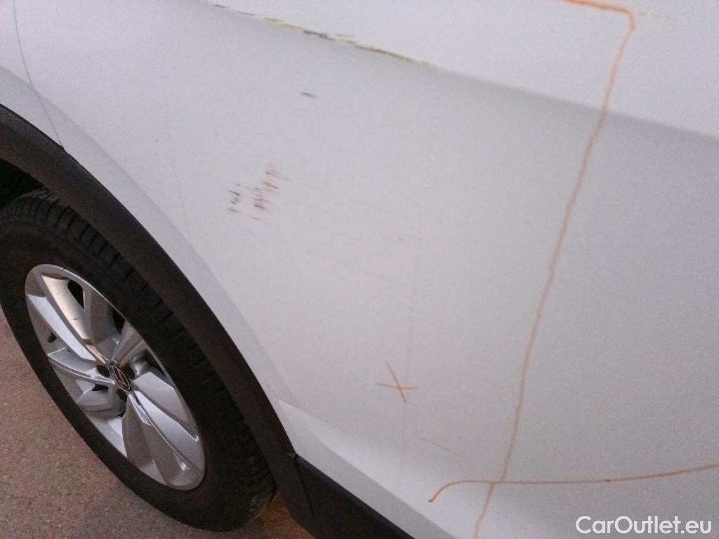  Volkswagen  T-CROSS VOLKSWAGEN  / 2018 / 5P / todoterreno Advance 1.0 TSI 81kW (110CV) DSG (AC3) #6