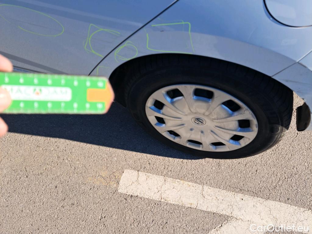  Nissan  Micra NISSAN  / 2017 / 5P / berlina con portón IG-T 68 kW (92 CV) E6D-F Acenta Sprint #36