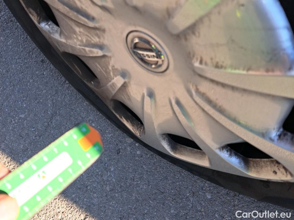  Nissan  Micra NISSAN  / 2017 / 5P / berlina con portón IG-T 68 kW (92 CV) E6D-F Acenta Sprint #35