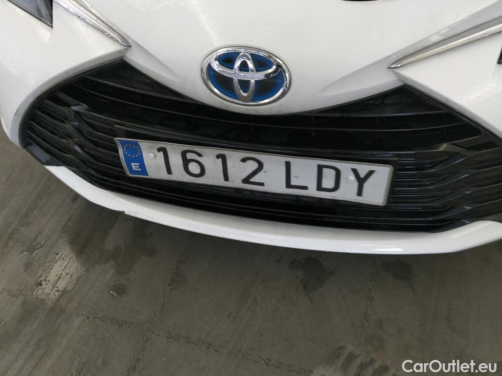  Toyota  Yaris TOYOTA  / 2017 / 5P / berlina con portón 1.5 100H Active #27