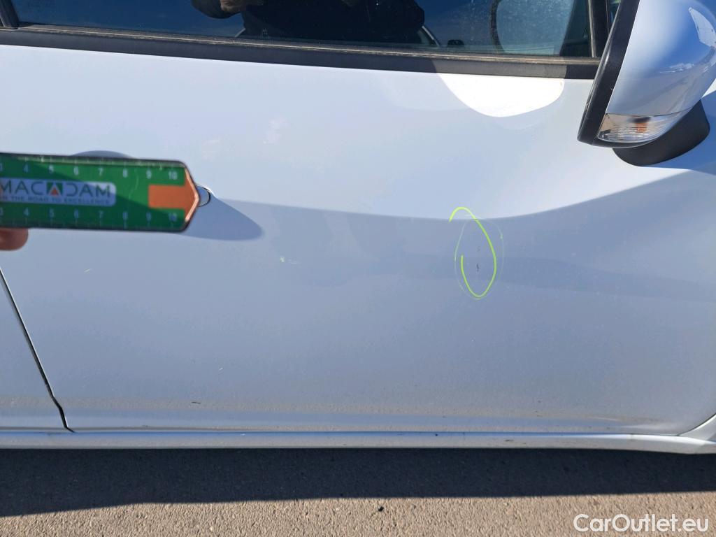  Nissan  Micra NISSAN  / 2017 / 5P / berlina con portón IG-T 68 kW (92 CV) E6D-F Acenta Sprint #28