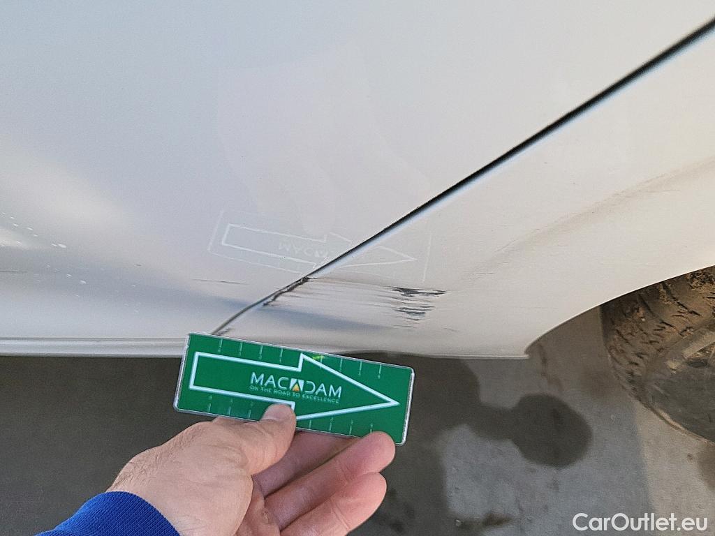  Peugeot  208 PEUGEOT  / 2019 / 5P / berlina con portón BlueHDi 73kW (100CV) Active #8