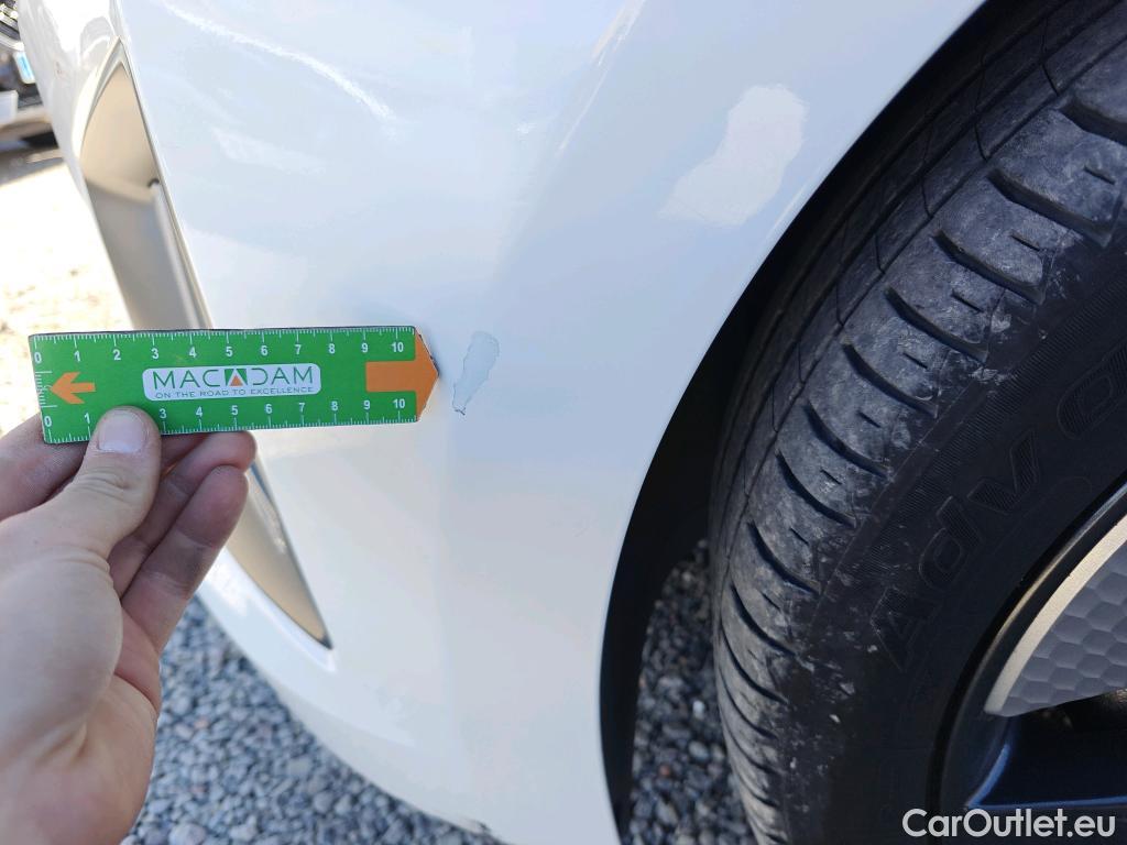  Hyundai   Ioniq HYUNDAI / 2019 / 5P / berlina con portón 1.6 GDI HEV Tecno DCT #30