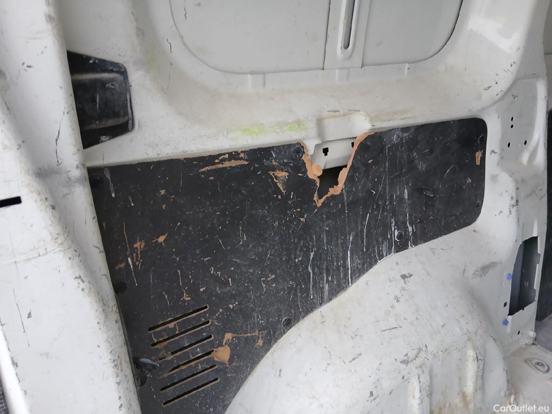  Opel  Vivaro OPEL  / 2019 / 4P / furgón Campaña F2ML 1.5 Diésel 74kW(100CV)M Std Exp #29