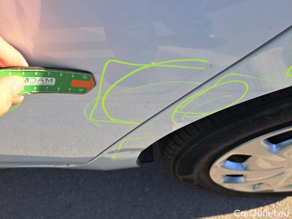  Nissan  Micra NISSAN  / 2017 / 5P / berlina con portón IG-T 68 kW (92 CV) E6D-F Acenta Sprint #14