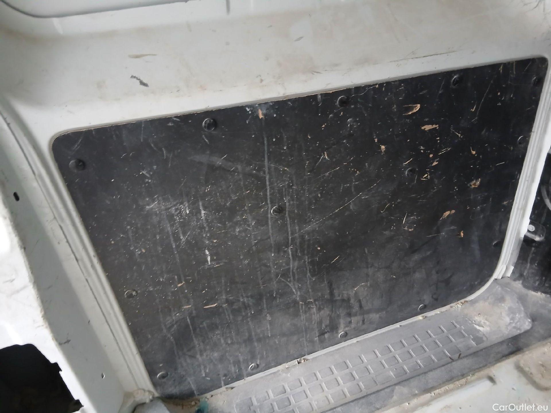  Opel  Vivaro OPEL  / 2019 / 4P / furgón Campaña F2ML 1.5 Diésel 74kW(100CV)M Std Exp #31