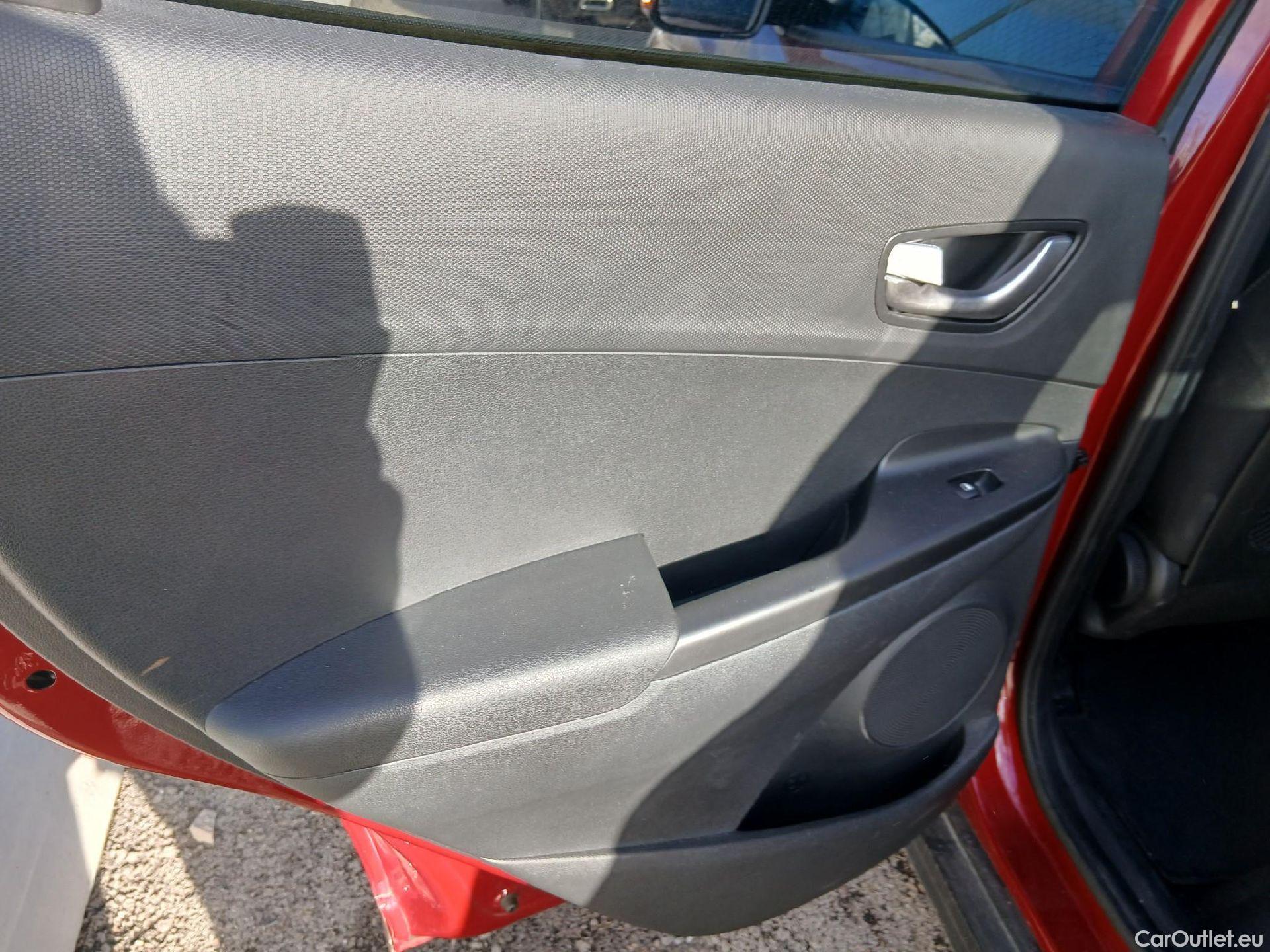  Hyundai  Konna HYUNDAI Kona / 2020 / 5P / todoterreno 150kW EV Tecno 2C #4