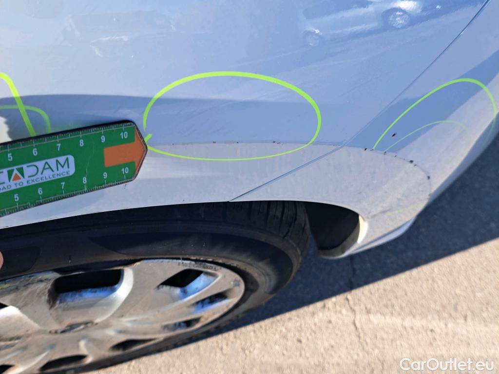  Nissan  Micra NISSAN  / 2017 / 5P / berlina con portón IG-T 68 kW (92 CV) E6D-F Acenta Sprint #9