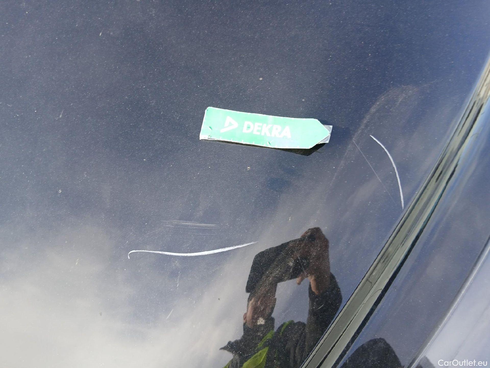  Nissan  Micra NISSAN  / 2017 / 5P / berlina con portón IG-T 68 kW (92 CV) E6D-F Acenta Sprint #8