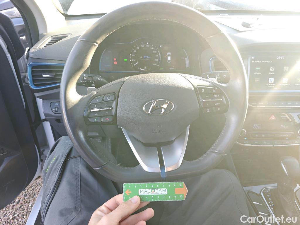  Hyundai   Ioniq HYUNDAI / 2016 / 5P / berlina con portón 1.6 GDI HEV Tecno DCT (AC) #16