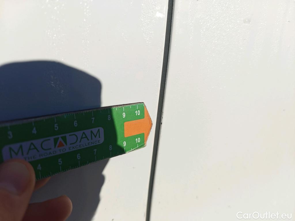  Hyundai   Ioniq HYUNDAI / 2016 / 5P / berlina con portón 1.6 GDI HEV Tecno DCT (AC) #37