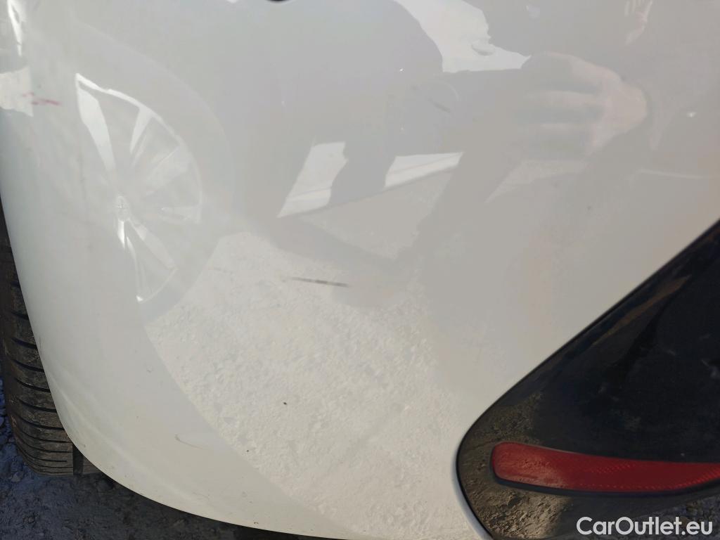  Peugeot  208 PEUGEOT  / 2019 / 5P / berlina con portón BlueHDi 73kW (100CV) Allure #51