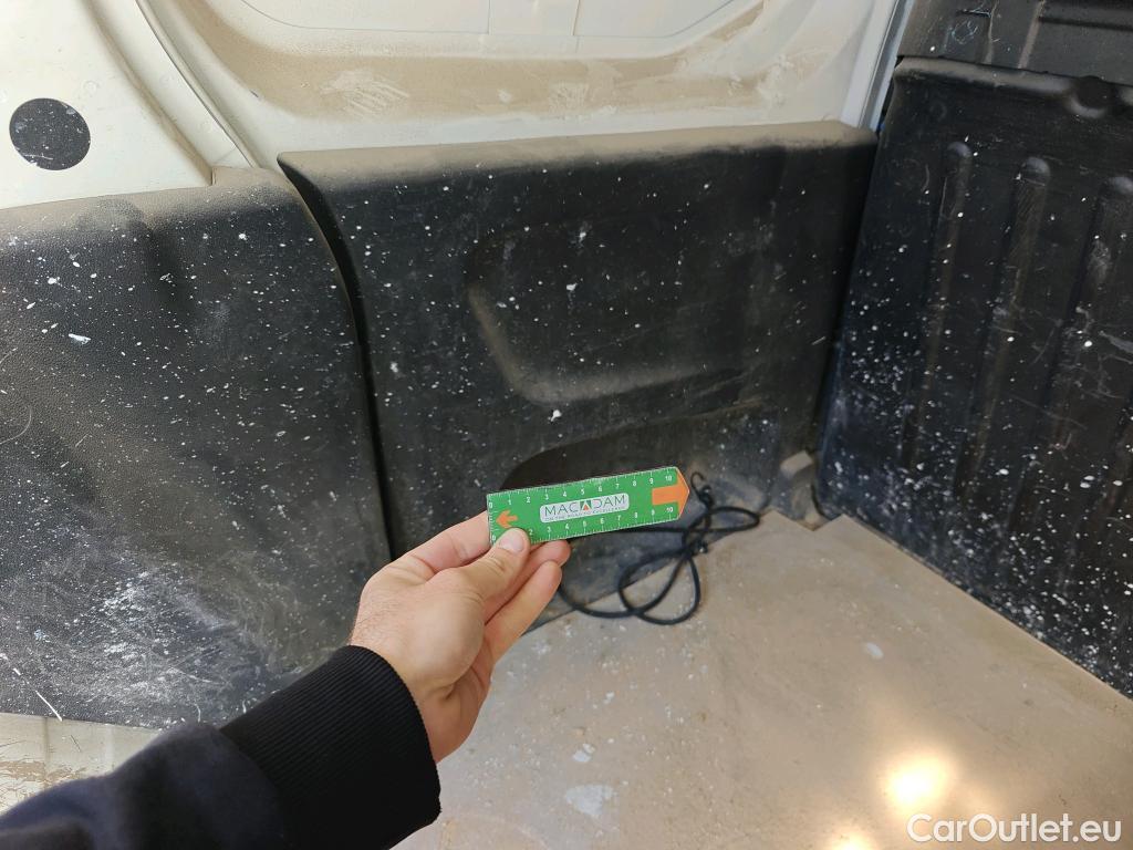  Peugeot  Partner PEUGEOT  / 2018 / 3P / furgón derivado de turismo Pro Standard 600kg BlueHDi 73kW (AC) #75