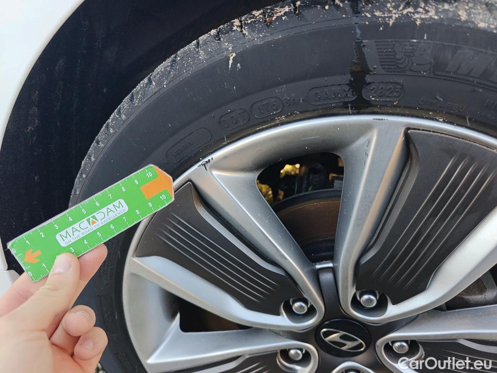  Hyundai   Ioniq HYUNDAI / 2016 / 5P / berlina con portón 1.6 GDI HEV Tecno DCT (AC) #10