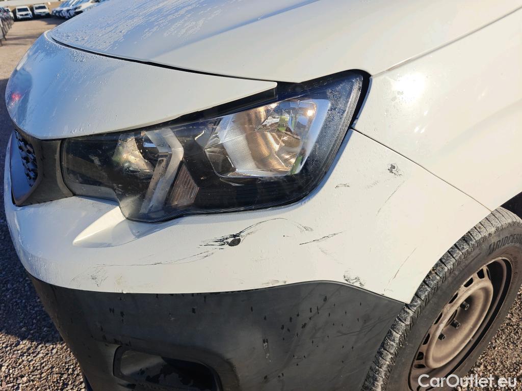  Peugeot  Partner PEUGEOT  / 2018 / 3P / furgón derivado de turismo Pro Standard 600kg BlueHDi 73kW (AC) #39