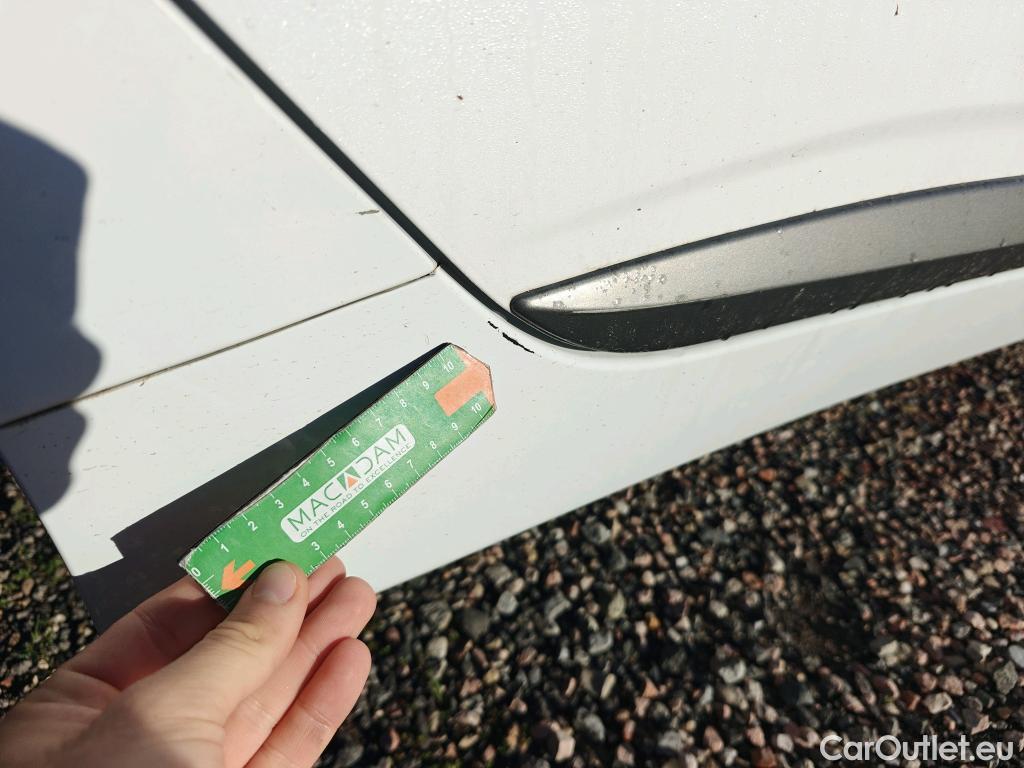  Hyundai   Ioniq HYUNDAI / 2016 / 5P / berlina con portón 1.6 GDI HEV Tecno DCT (AC) #35