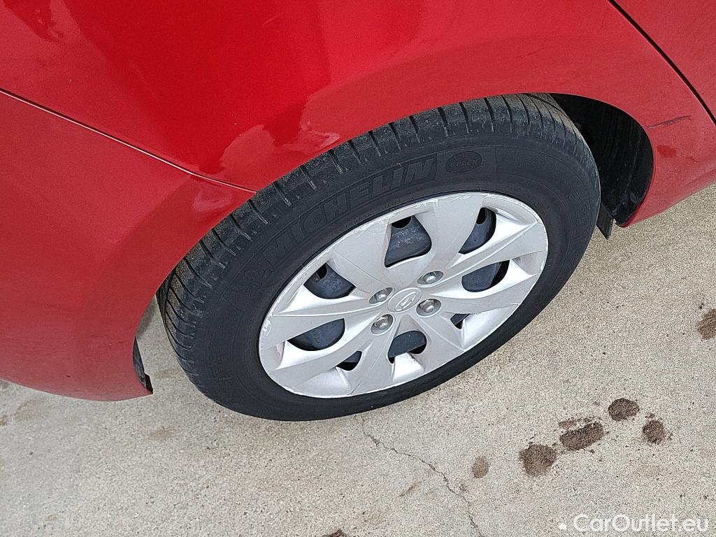  Hyundai  i20 HYUNDAI  / 2018 / 5P / berlina con portón 1.0 TGDI 74kW (100CV) Essence LE(SP)(SL) #26