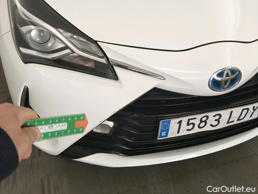  Toyota  Yaris TOYOTA  / 2017 / 5P / berlina con portón 1.5 100H Active #20