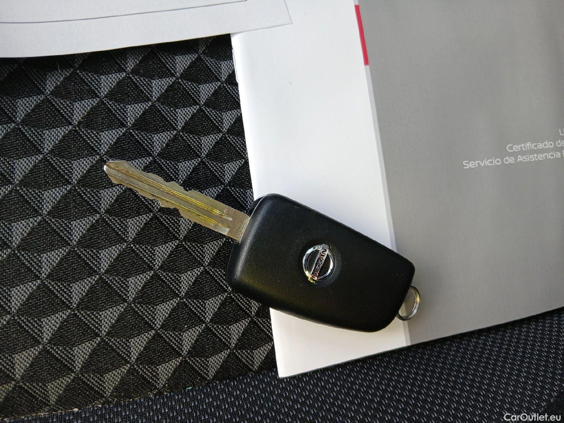  Nissan  Micra NISSAN  / 2017 / 5P / berlina con portón IG-T 68 kW (92 CV) E6D-F Acenta Sprint #1