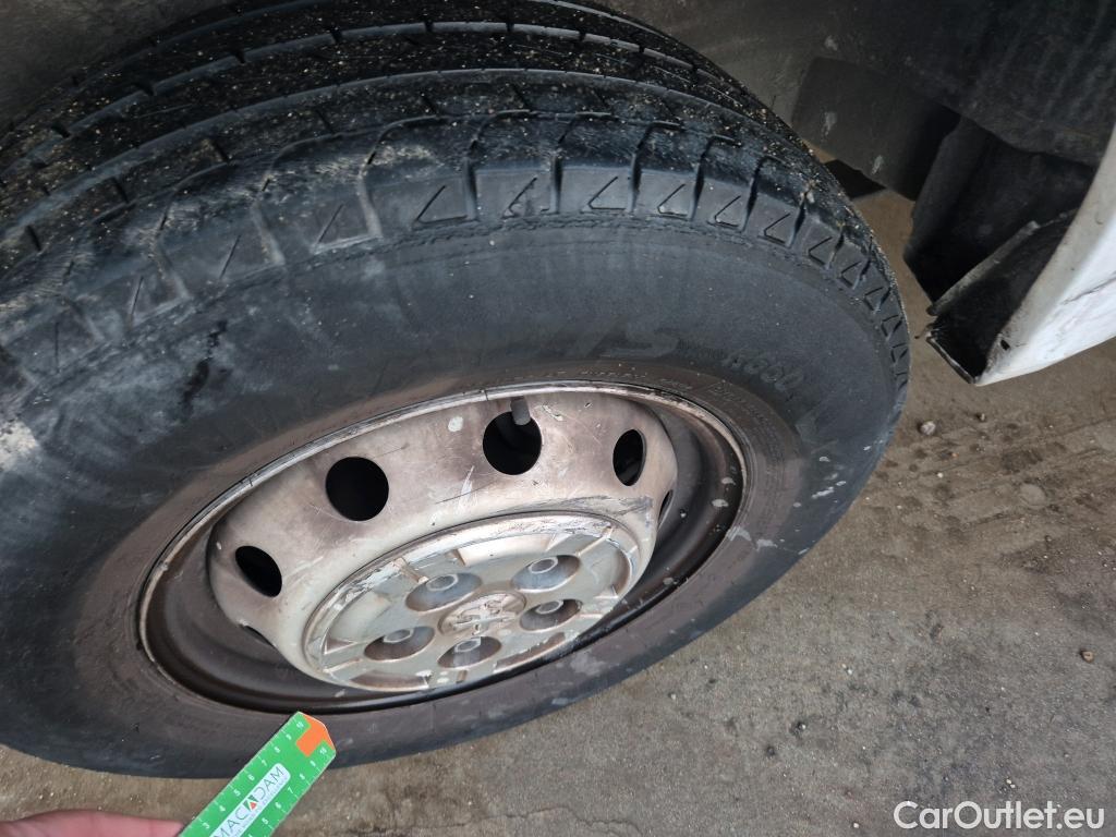  Peugeot  Boxer PEUGEOT  / 2014 / 4P / furgón 333 L2 H1 BHDI 103kW (140CV) S&S 6 V. M (AC) #48