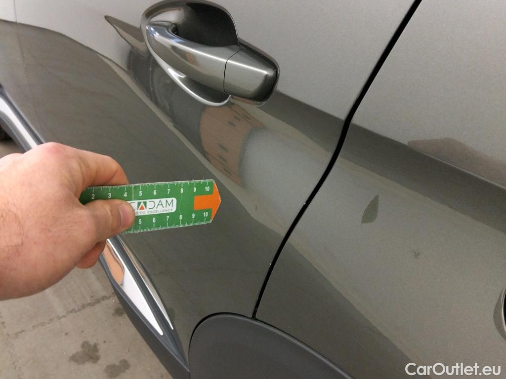  Peugeot  3008 PEUGEOT  Hybrid / 2016 / 5P / todoterreno 225 e-EAT8 Allure #32