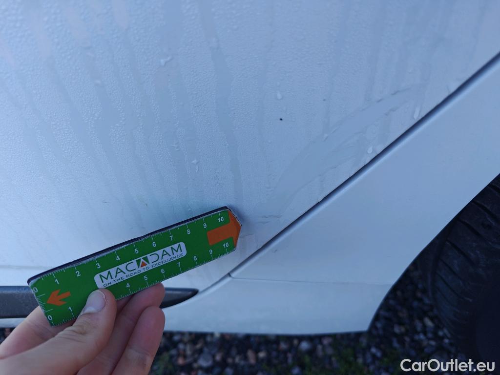  Hyundai   Ioniq HYUNDAI / 2016 / 5P / berlina con portón 1.6 GDI HEV Tecno DCT (AC) #33