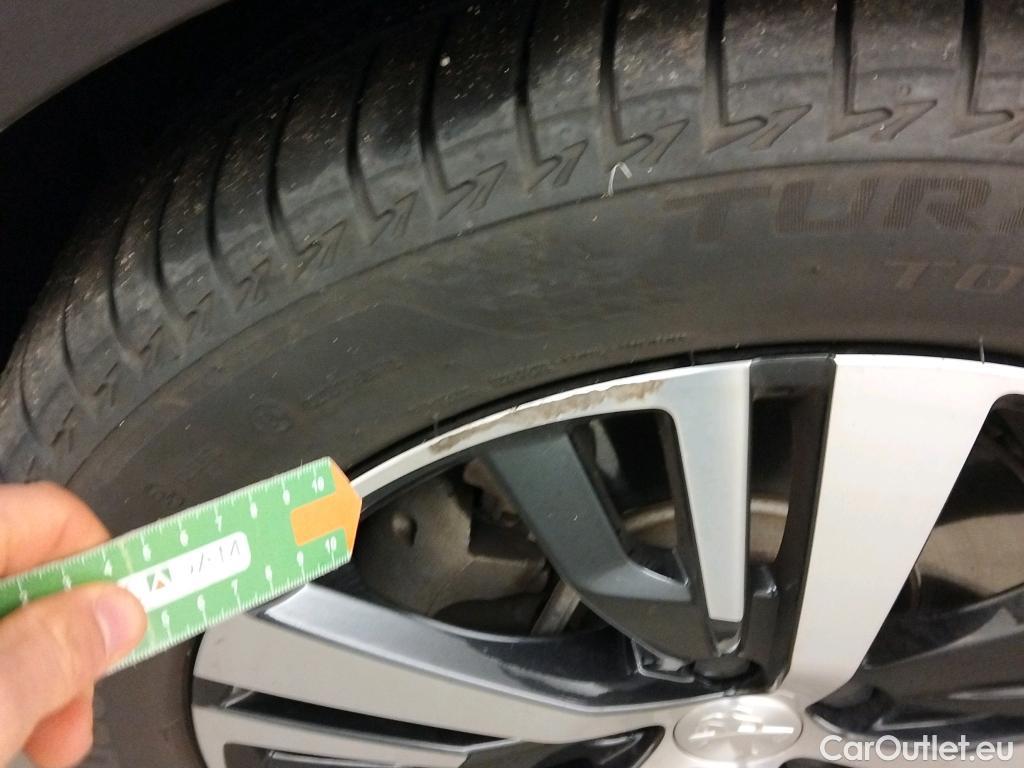  Peugeot  3008 PEUGEOT  Hybrid / 2016 / 5P / todoterreno 225 e-EAT8 Allure #4