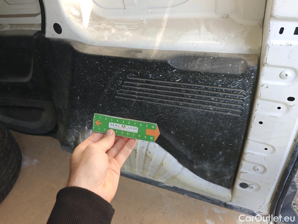  Peugeot  Partner PEUGEOT  / 2018 / 3P / furgón derivado de turismo Pro Standard 600kg BlueHDi 73kW (AC) #60