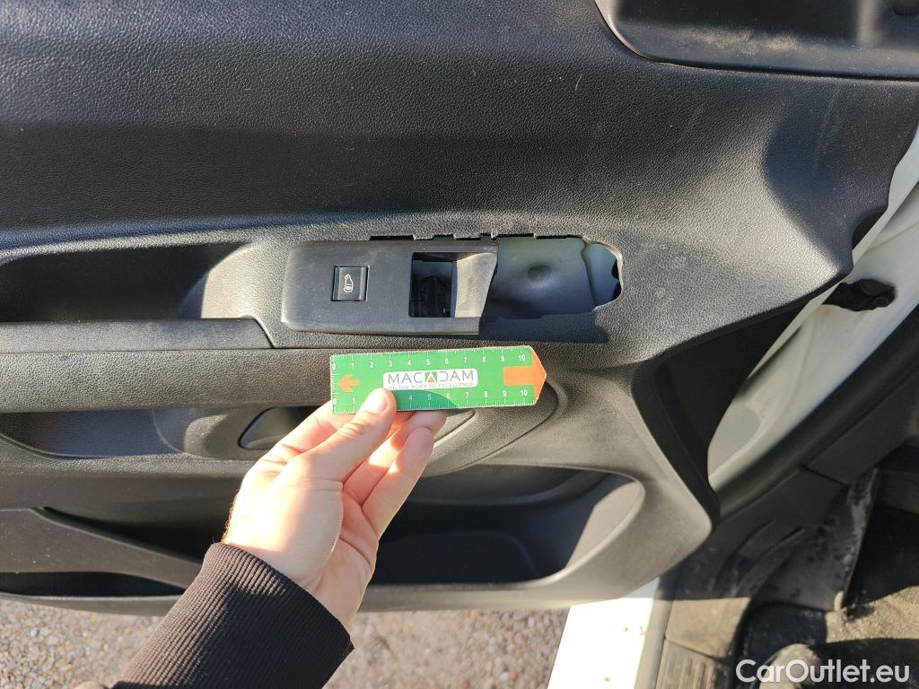  Peugeot  Partner PEUGEOT  / 2018 / 3P / furgón derivado de turismo Pro Standard 600kg BlueHDi 73kW (AC) #54