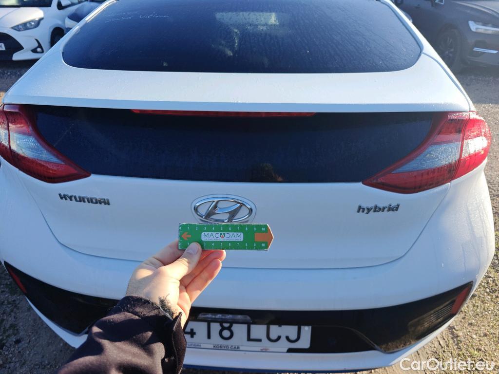  Hyundai   Ioniq HYUNDAI / 2016 / 5P / berlina con portón 1.6 GDI HEV Tecno DCT (AC) #42