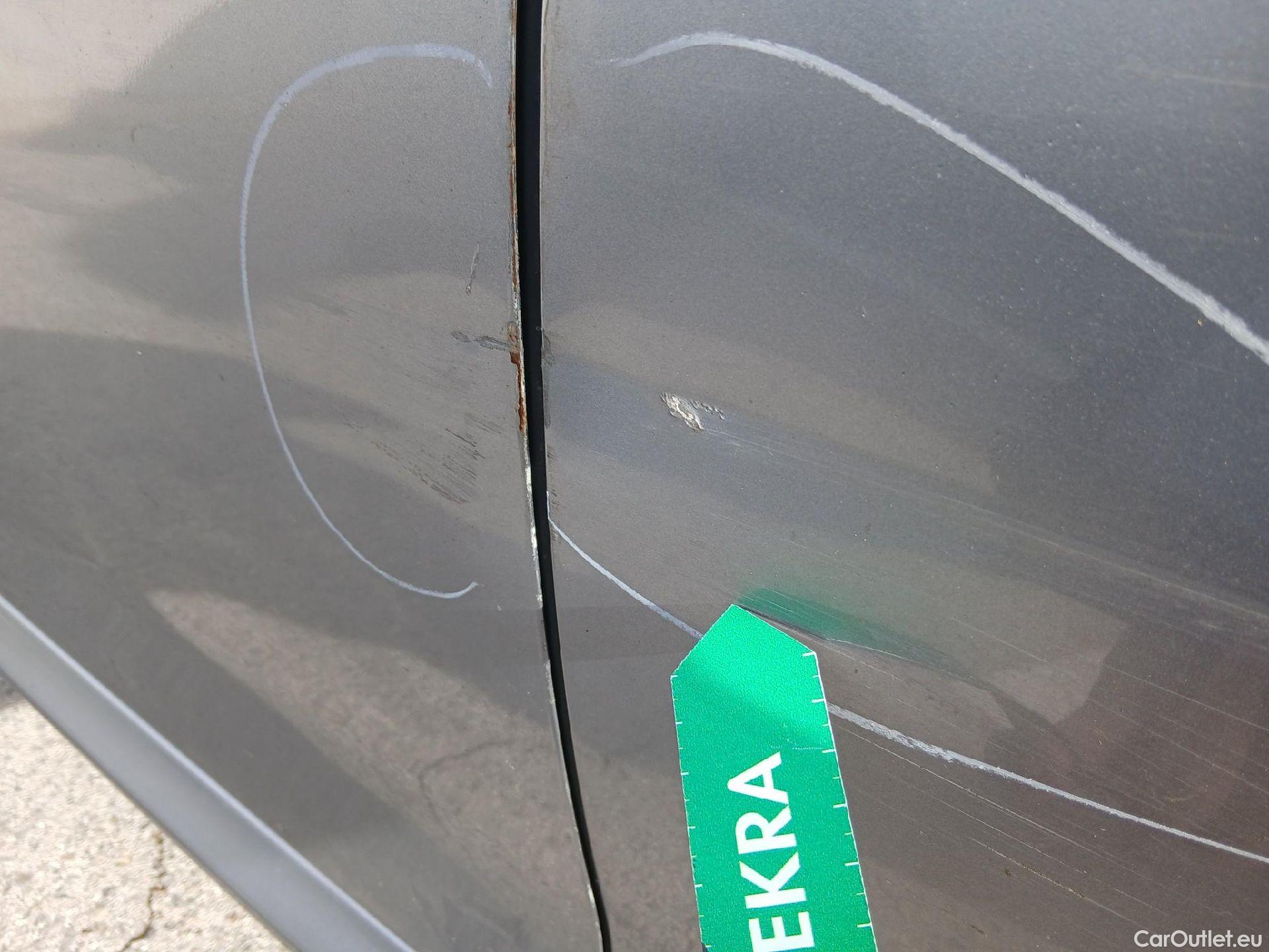  Peugeot  208 PEUGEOT  / 2019 / 5P / berlina con portón PureTech 73kW (100CV) Active Pack #19