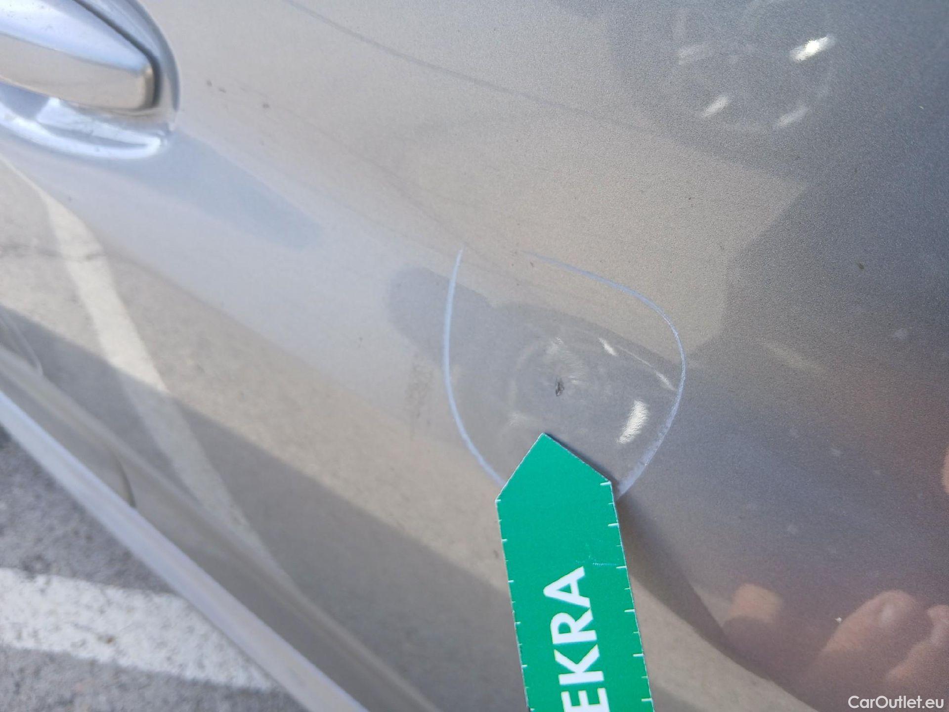  Peugeot  208 PEUGEOT  / 2019 / 5P / berlina con portón PureTech 73kW (100CV) Active Pack #42