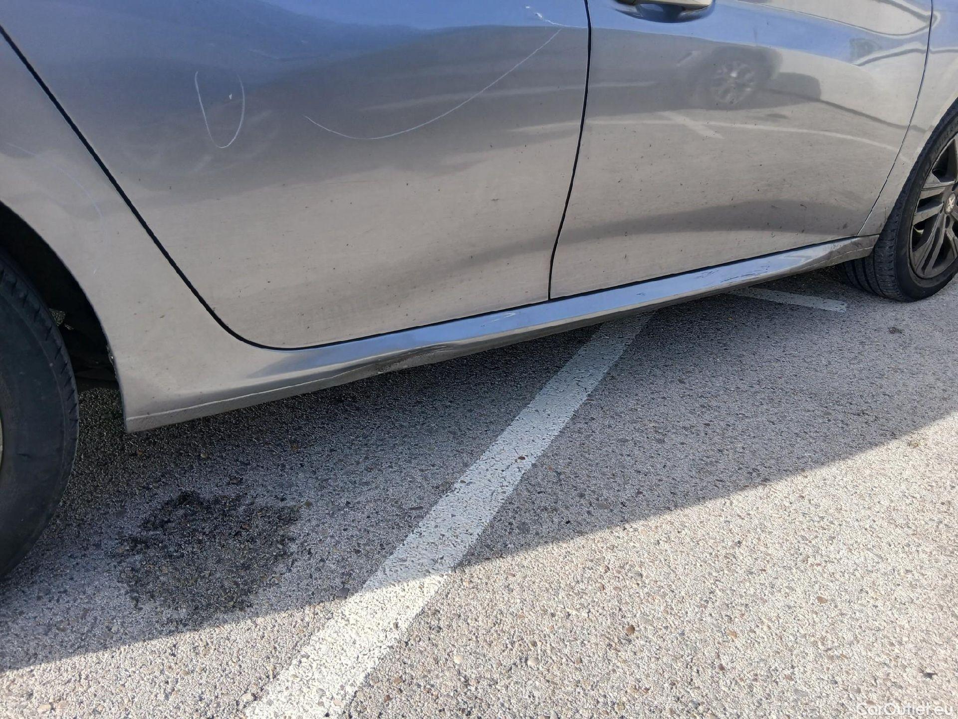  Peugeot  208 PEUGEOT  / 2019 / 5P / berlina con portón PureTech 73kW (100CV) Active Pack #39