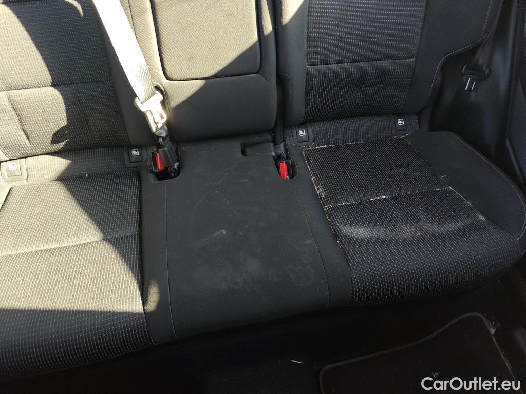  KIA  Sportage KIA  1.6MHEV Drive 100kW(136CV) 4x2(Crist Tintados) #32