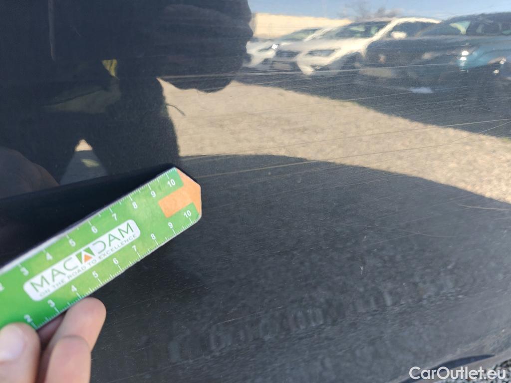  KIA  Sportage KIA  1.6MHEV Drive 100kW(136CV) 4x2(Crist Tintados) #24