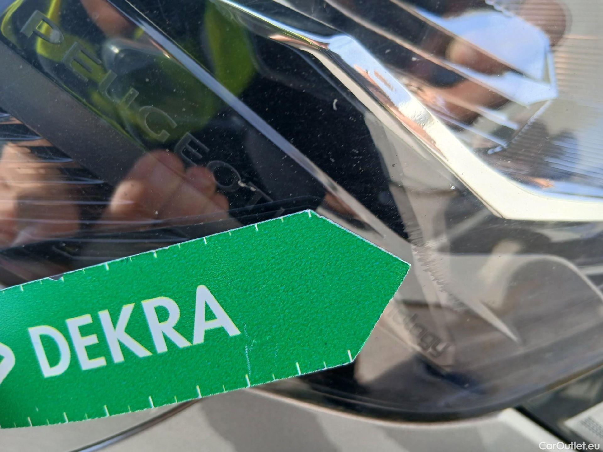  Peugeot  208 PEUGEOT  / 2019 / 5P / berlina con portón PureTech 73kW (100CV) Active Pack #52