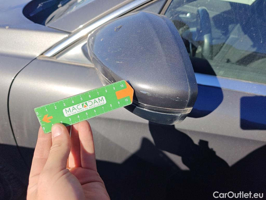  Peugeot  508 PEUGEOT  / 2018 / 5P / berlina con portón 5P Business Line BlueHDi 130 EAT8 (AC) #33