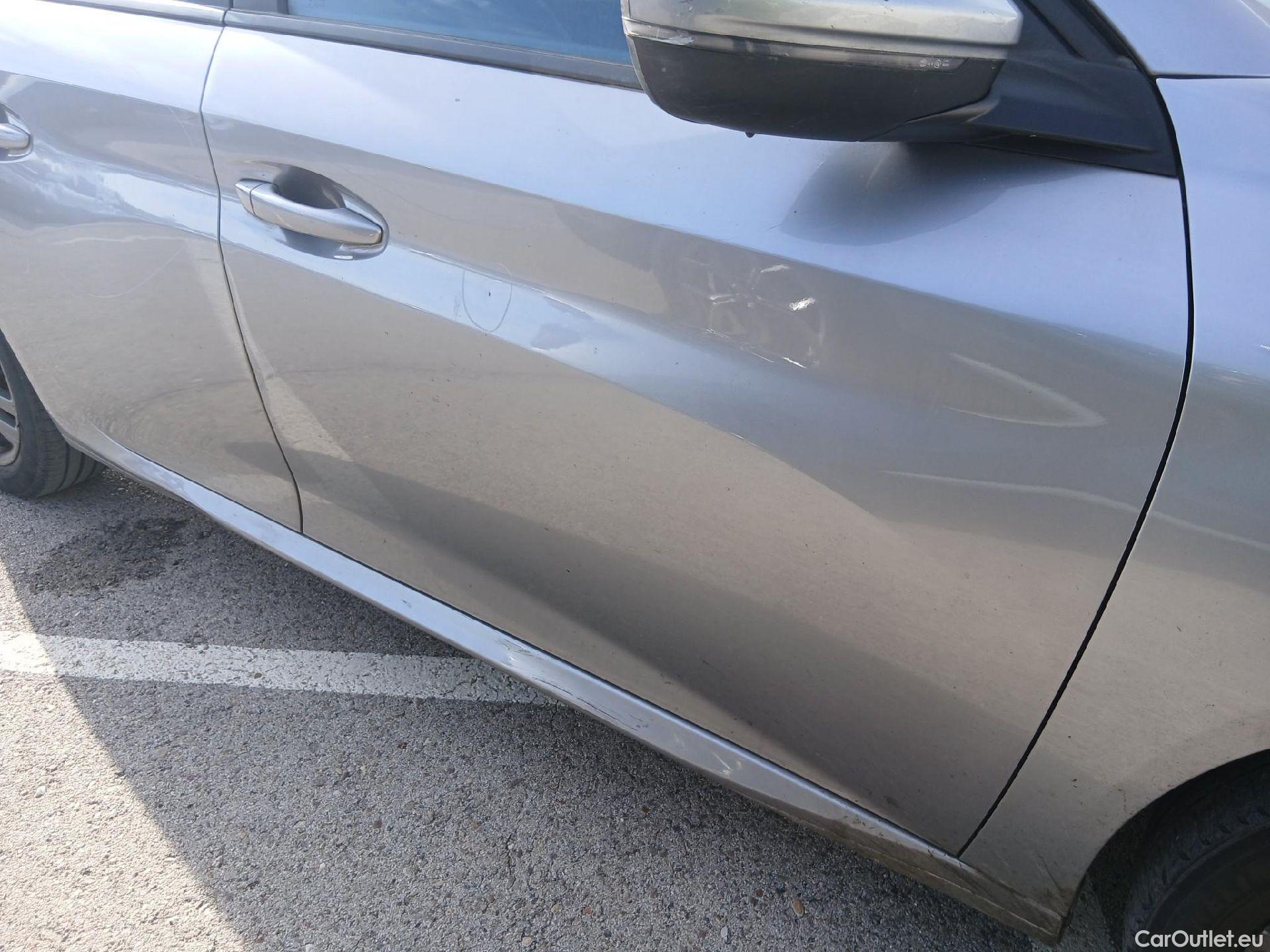  Peugeot  208 PEUGEOT  / 2019 / 5P / berlina con portón PureTech 73kW (100CV) Active Pack #41