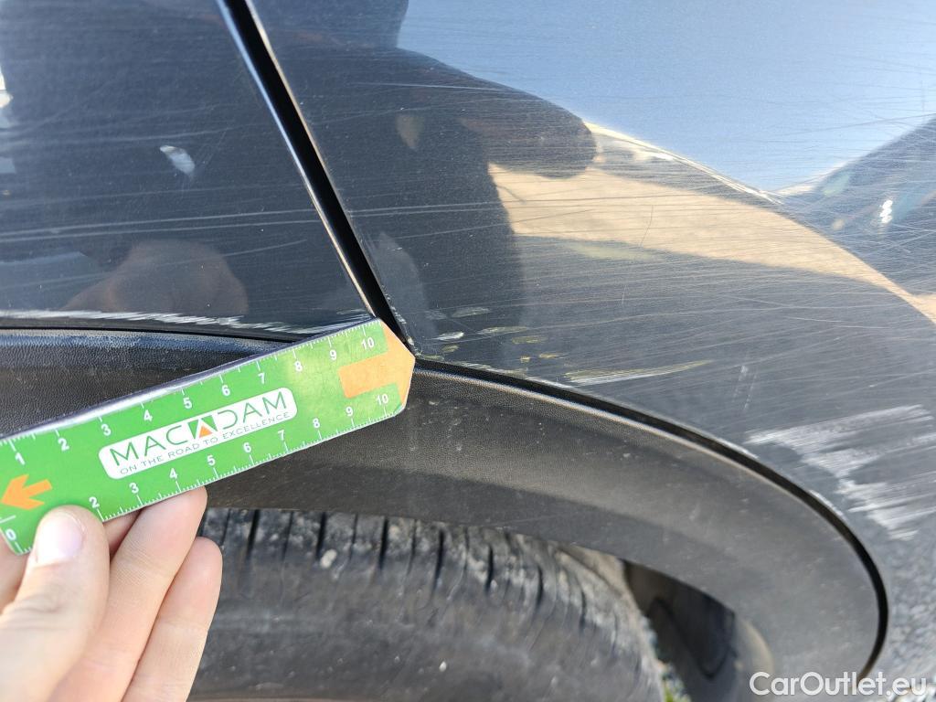  KIA  Sportage KIA  1.6MHEV Drive 100kW(136CV) 4x2(Crist Tintados) #28