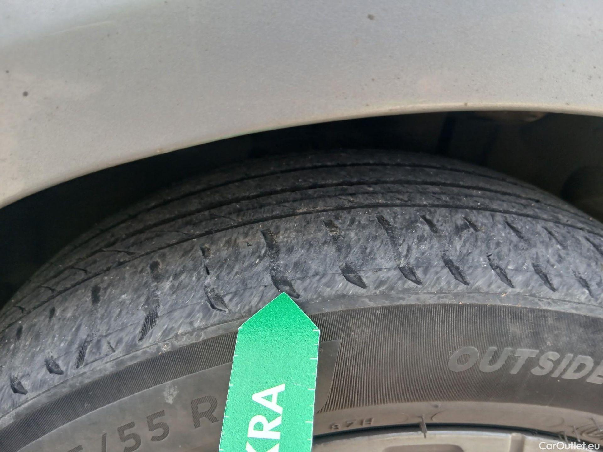  Peugeot  208 PEUGEOT  / 2019 / 5P / berlina con portón PureTech 73kW (100CV) Active Pack #50