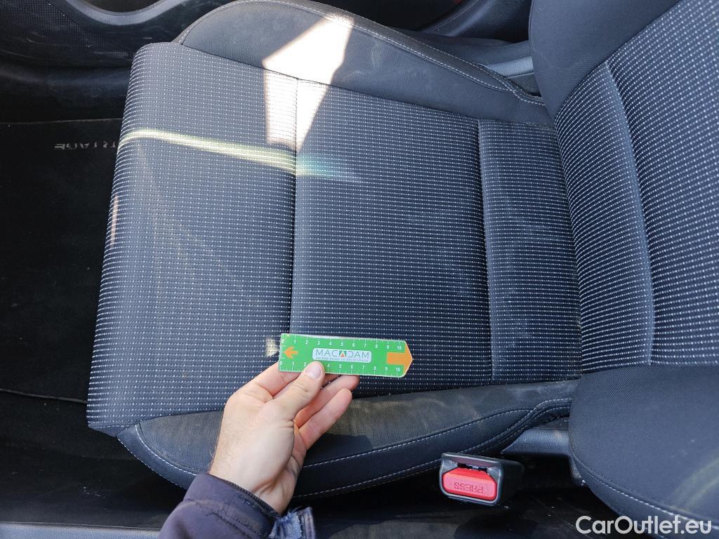  KIA  Sportage KIA  1.6MHEV Drive 100kW(136CV) 4x2(Crist Tintados) #31