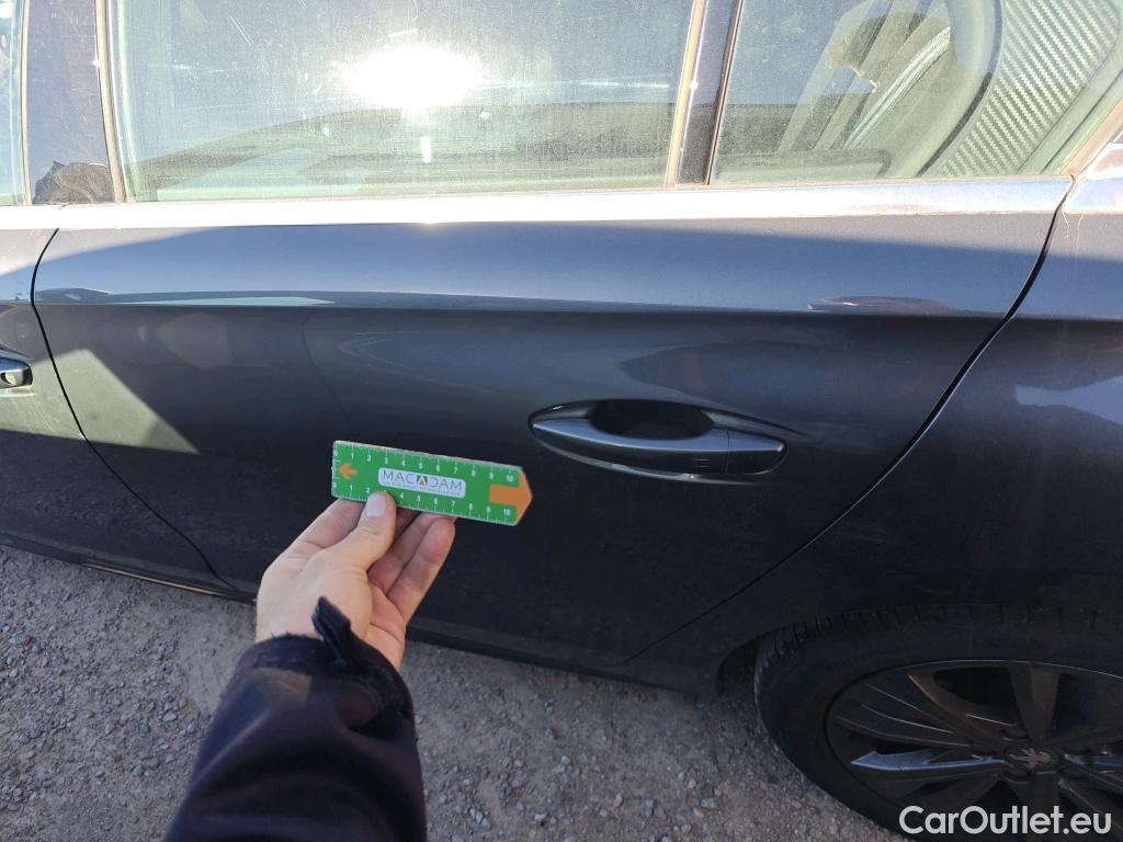  Peugeot  508 PEUGEOT  / 2018 / 5P / berlina con portón 5P Business Line BlueHDi 130 EAT8 (AC) #34