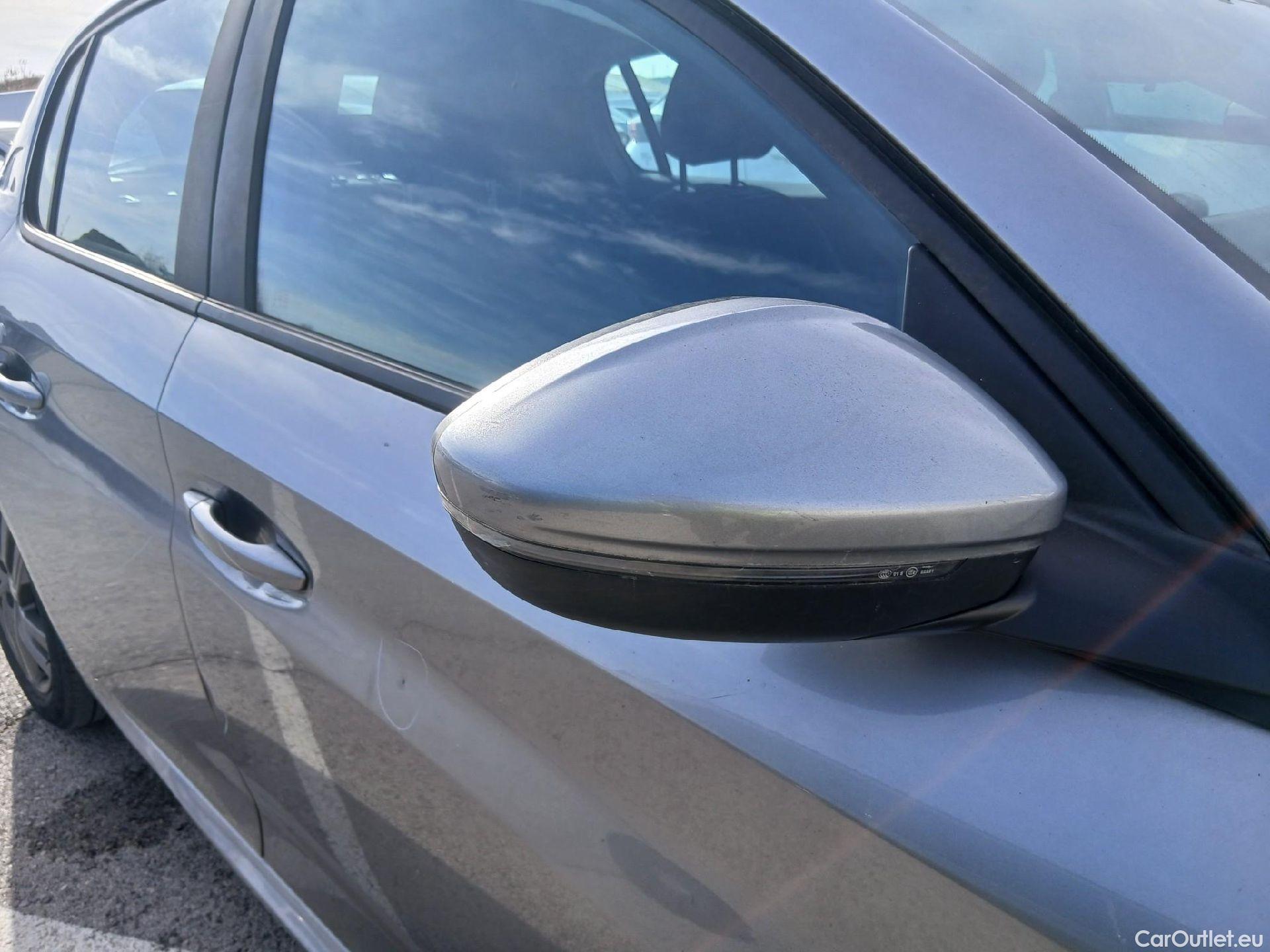  Peugeot  208 PEUGEOT  / 2019 / 5P / berlina con portón PureTech 73kW (100CV) Active Pack #45