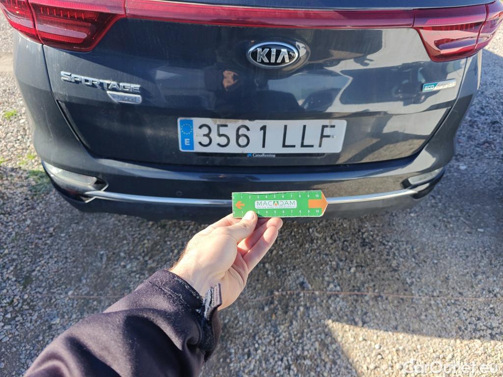  KIA  Sportage KIA  1.6MHEV Drive 100kW(136CV) 4x2(Crist Tintados) #54