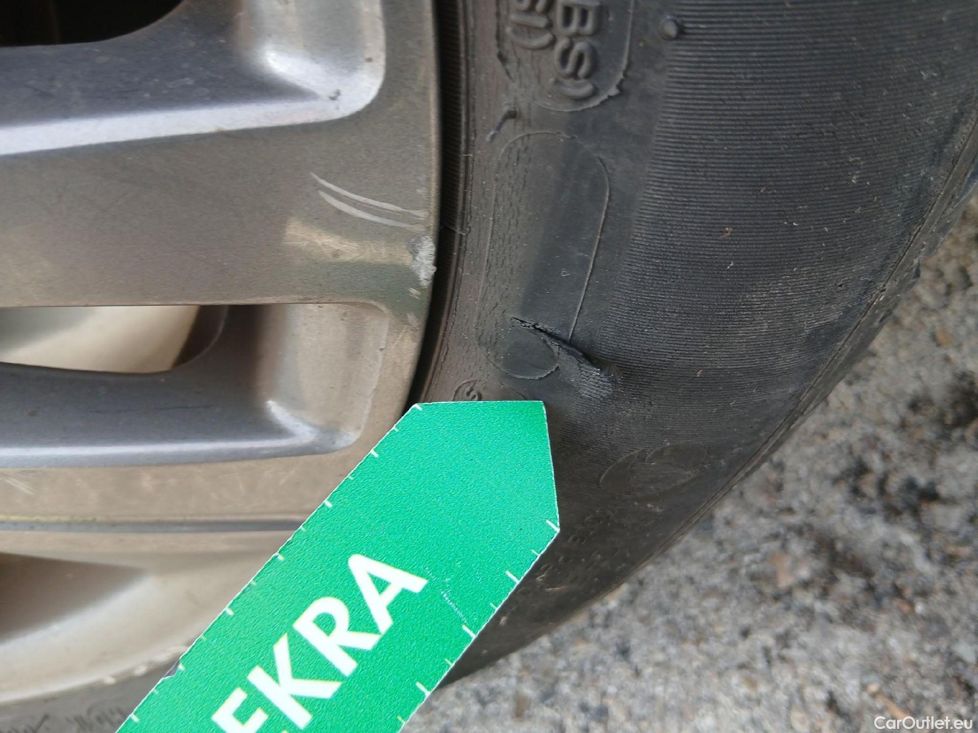  Peugeot  208 PEUGEOT  / 2019 / 5P / berlina con portón PureTech 73kW (100CV) Active Pack #53