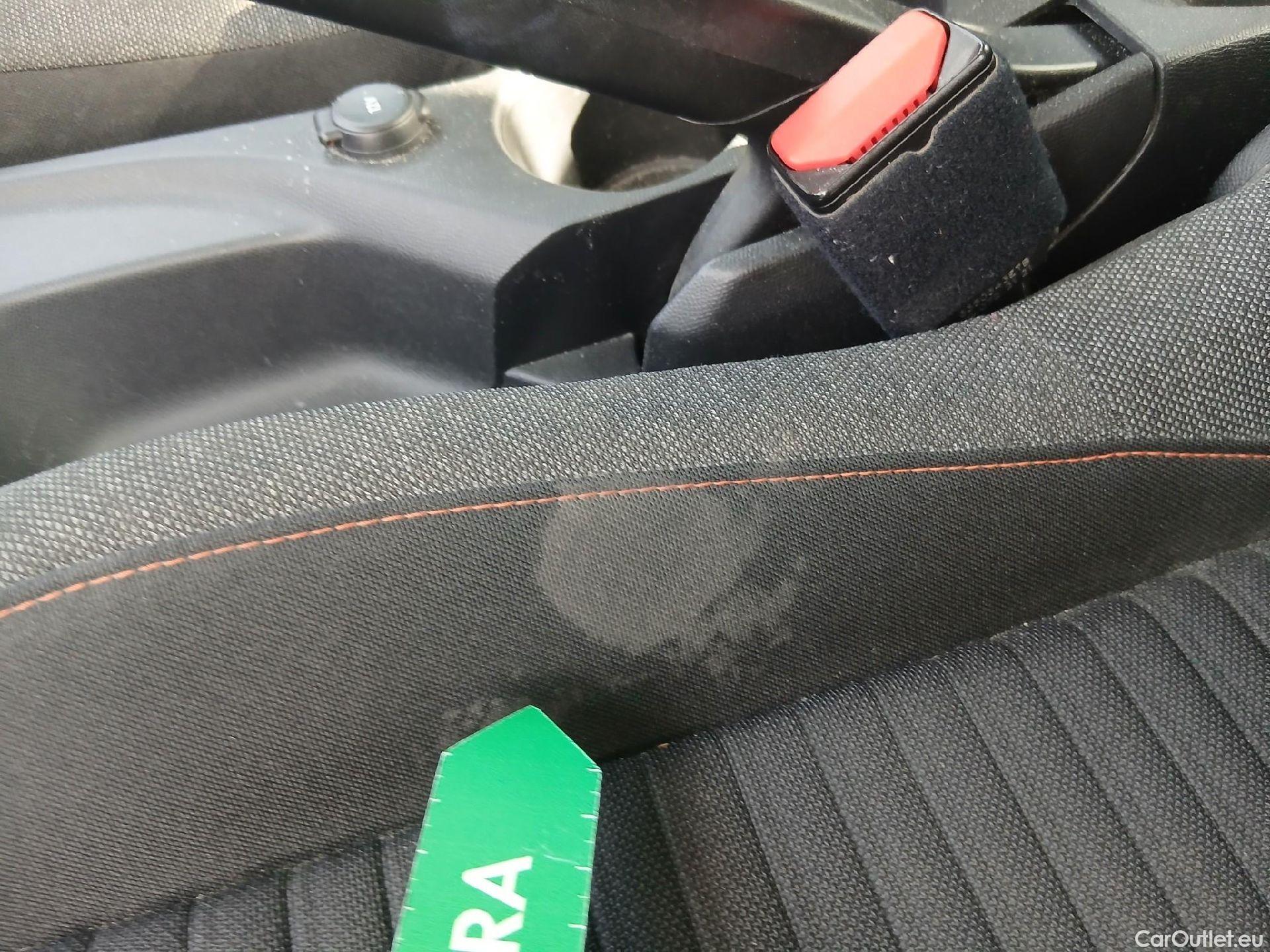  Peugeot  208 PEUGEOT  / 2019 / 5P / berlina con portón PureTech 73kW (100CV) Active Pack #61