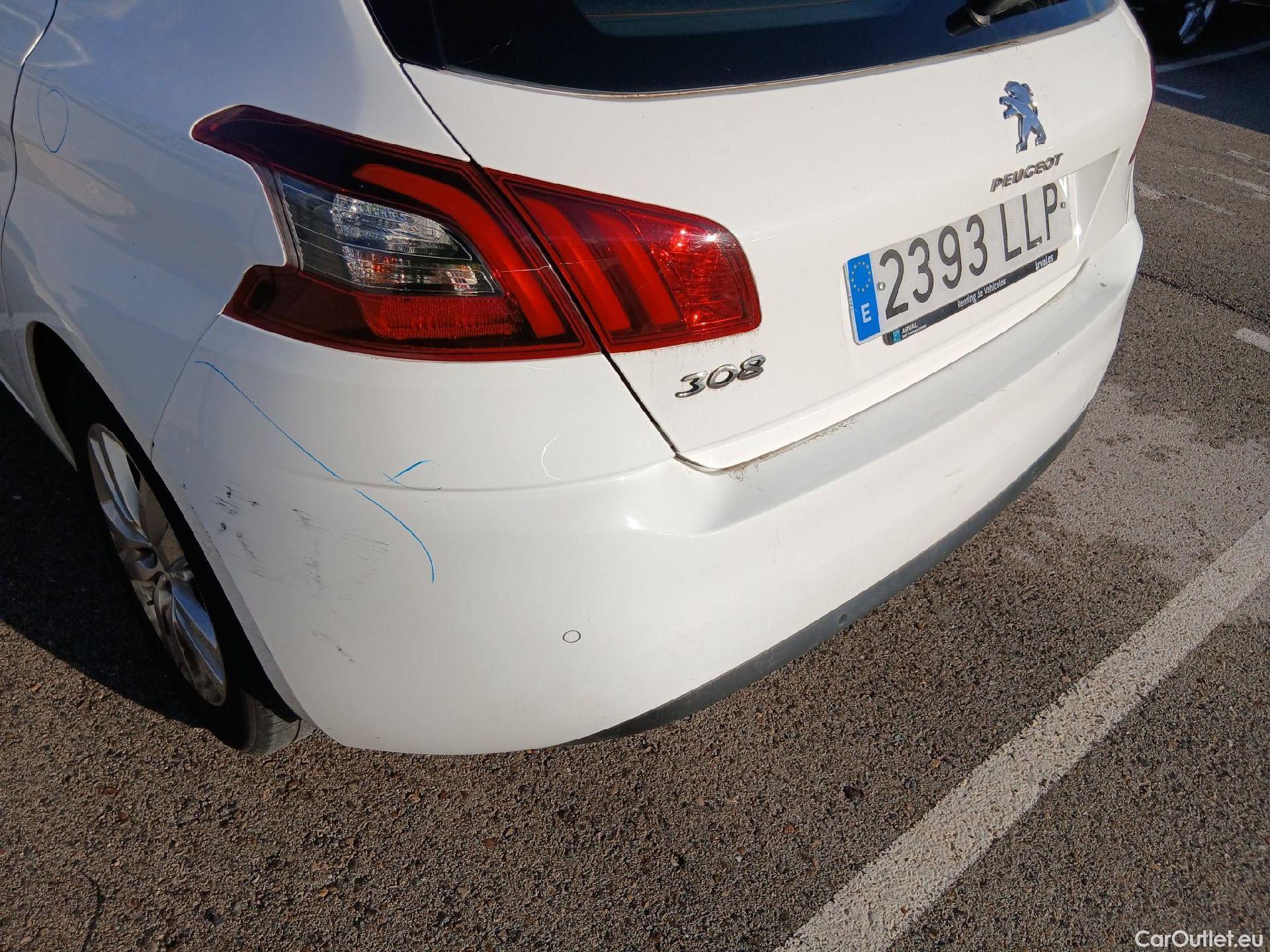  Peugeot  308 PEUGEOT  / 2017 / 5P / berlina con portón 5p Active Pack PureTech 110 S&S (AC) #25