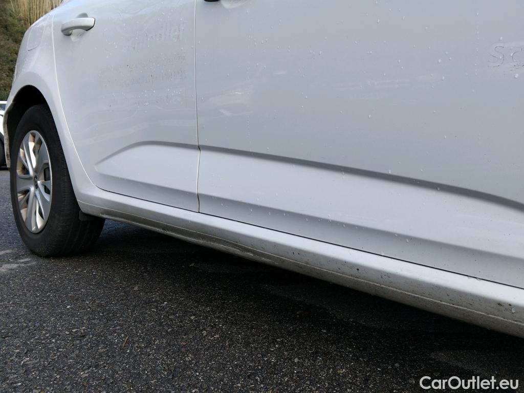  Renault  Megane RENAULT Mégane / 2015 / 5P / berlina con portón Life Blue dCi 70kW (95CV) #7