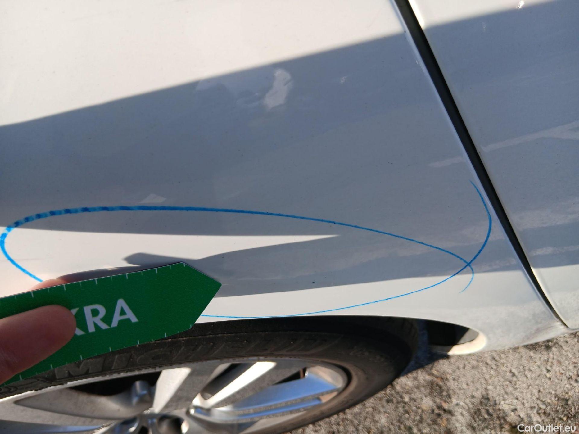  Peugeot  308 PEUGEOT  / 2017 / 5P / berlina con portón 5p Active Pack PureTech 110 S&S (AC) #29